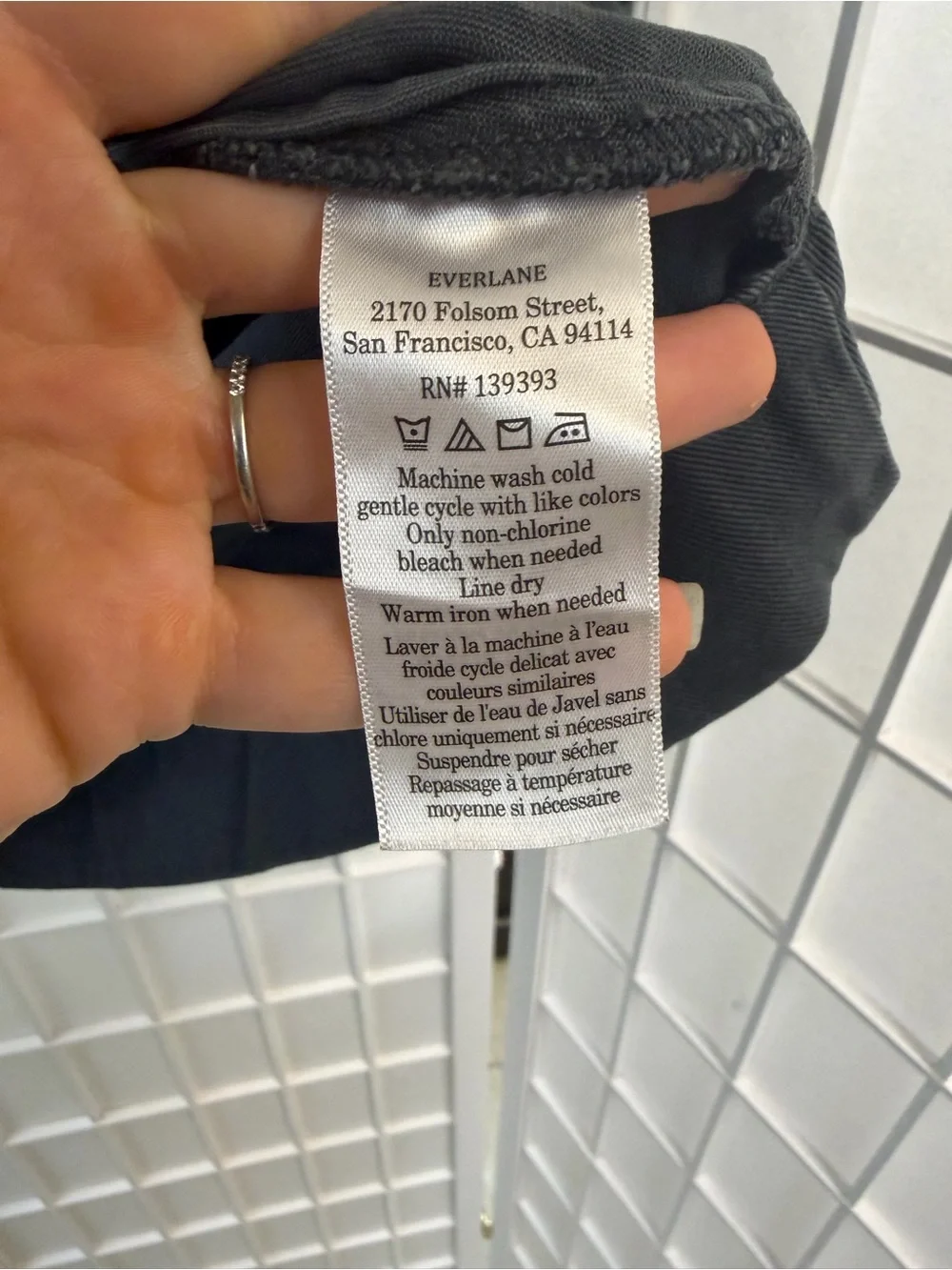 Everlane the relaxed tee in buttersoft graphite grey size medium EUC